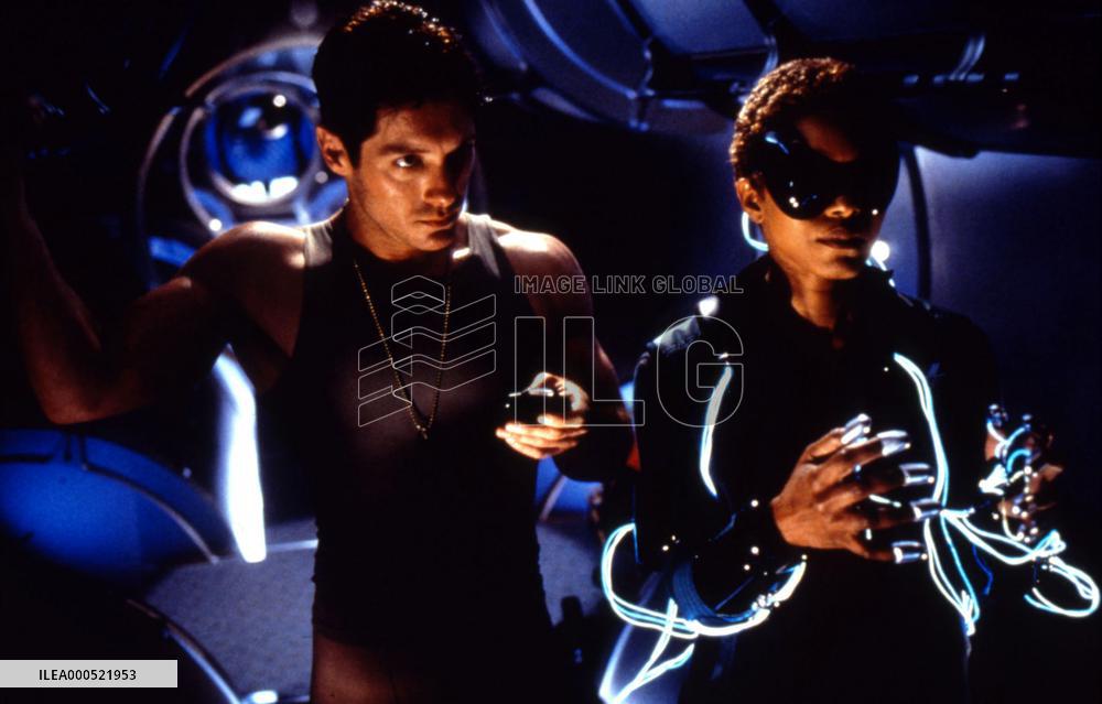 SUPERNOVA (US/CH 2000) MGM JAMES SPADER, ANGELA BASSETT