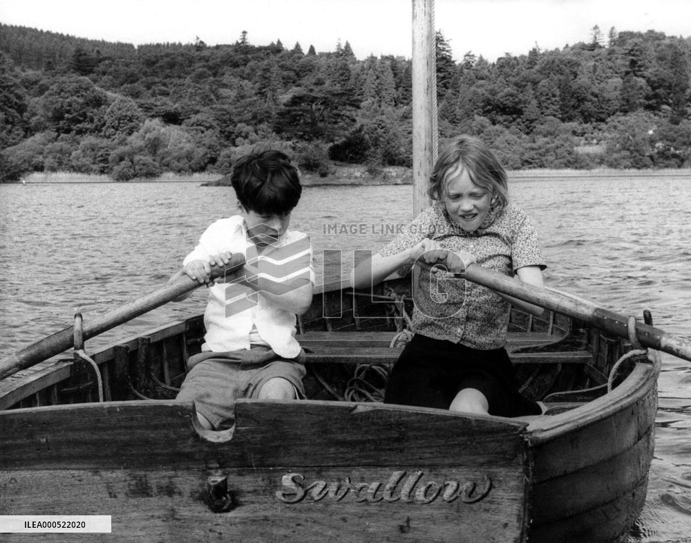 SWALLOWS AND AMAZONS
