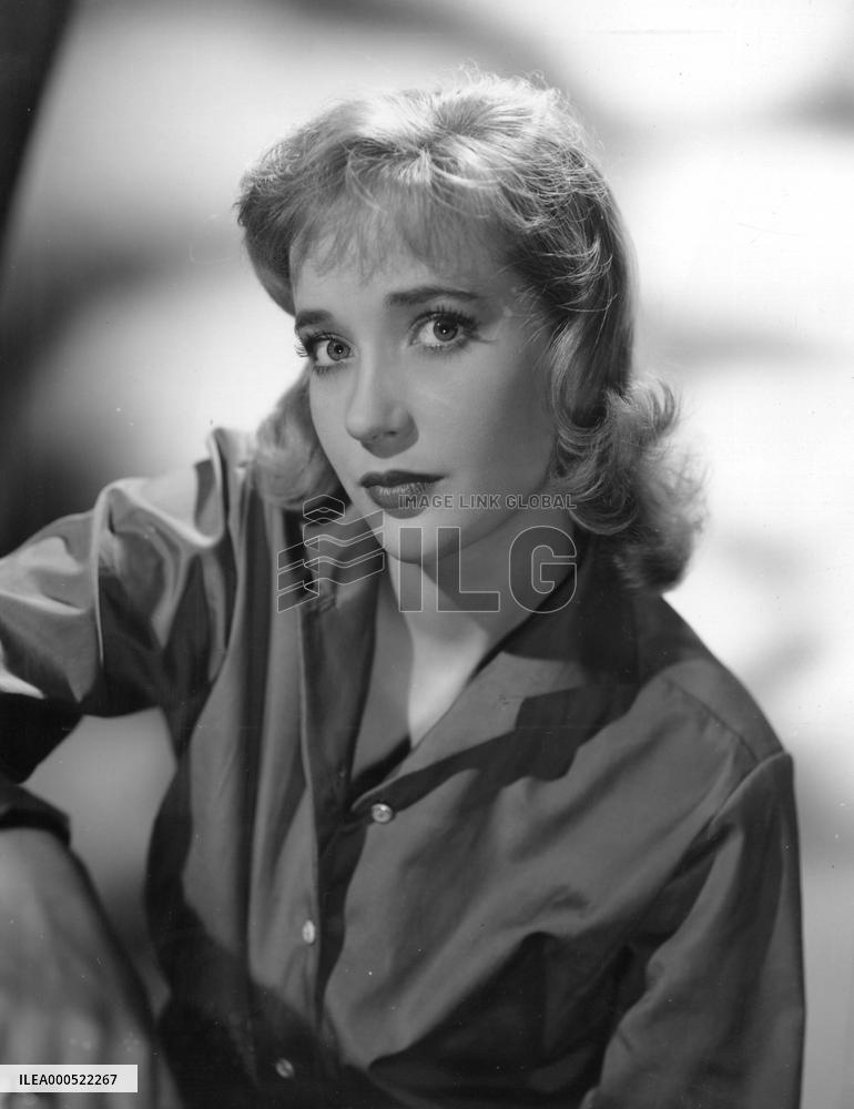 SYLVIA SYMS CIRCA 1955 PORTRAIT FROM THE RONALD GRANT ARCHIV