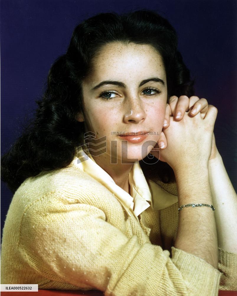 ELIZABETH TAYLOR