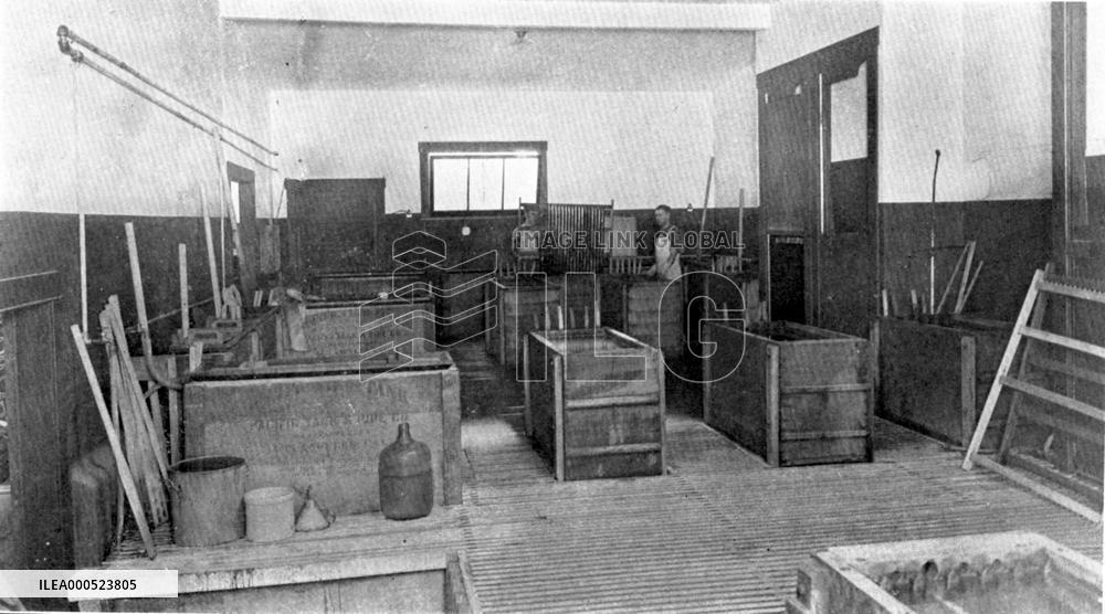 THE TINTING, TONING AND WASHING ROOM AT THE THOMAS H INCE ST