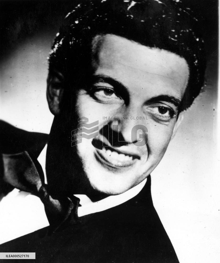 FRANKIE VAUGHAN