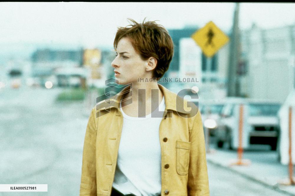 UN 32 AOUT SUR TERRE (CAN/1998) PICTURE FROM THE RONALD GRAN