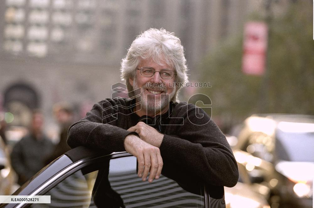 ALFIE (UK/US 2004) PARAMOUNT PICTURES DIRECTOR CHARLES SHYER