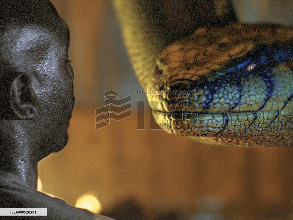 ANACONDAS: THE HUNT FOR THE BLOOD ORCHID