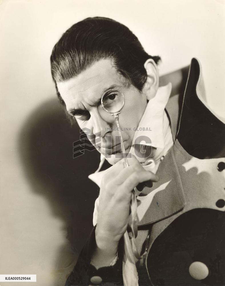 THE SCARLET PIMPERNEL  (BRITAIN 1934)   RAYMOND MASSEY AS CI