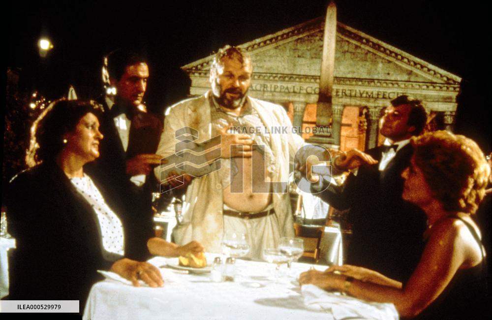 THE BELLY OF AN ARCHITECT (UK/IT 1987) BRIAN DENNEHY, centre