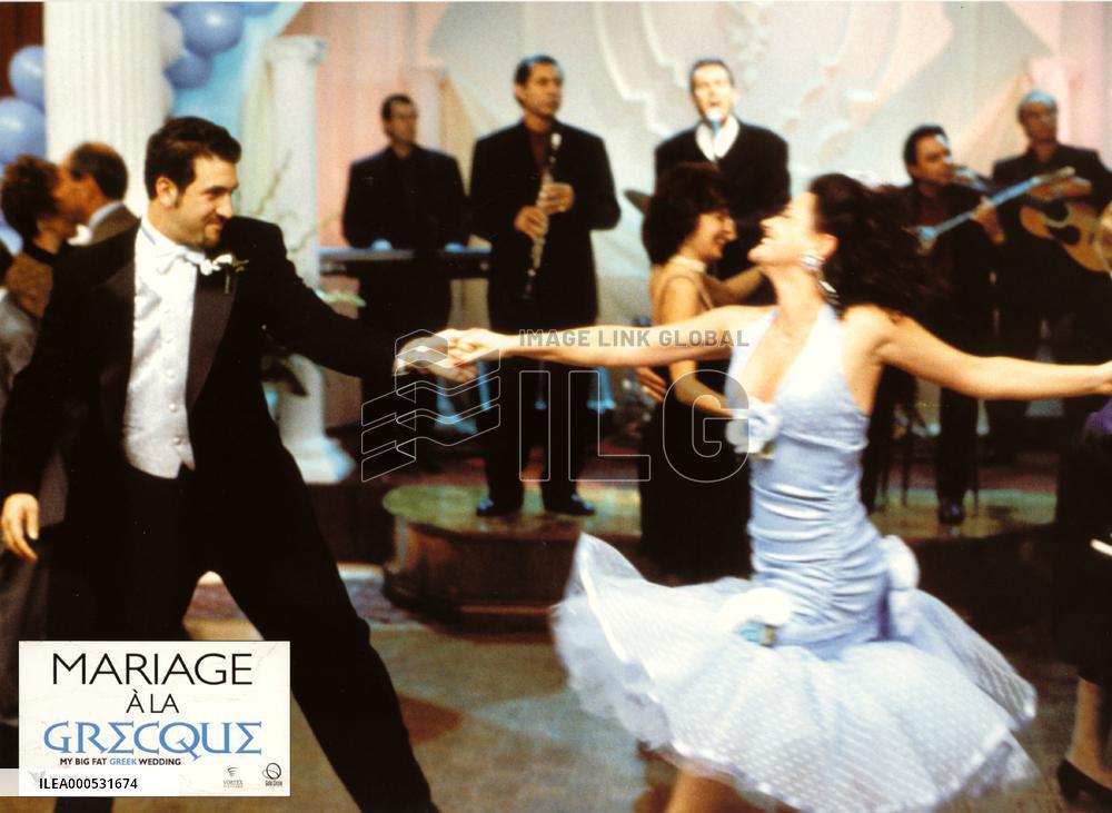 MY BIG FAT GREEK WEDDING (US/CAN 2002) NIA VARDALOS, RIGHT P