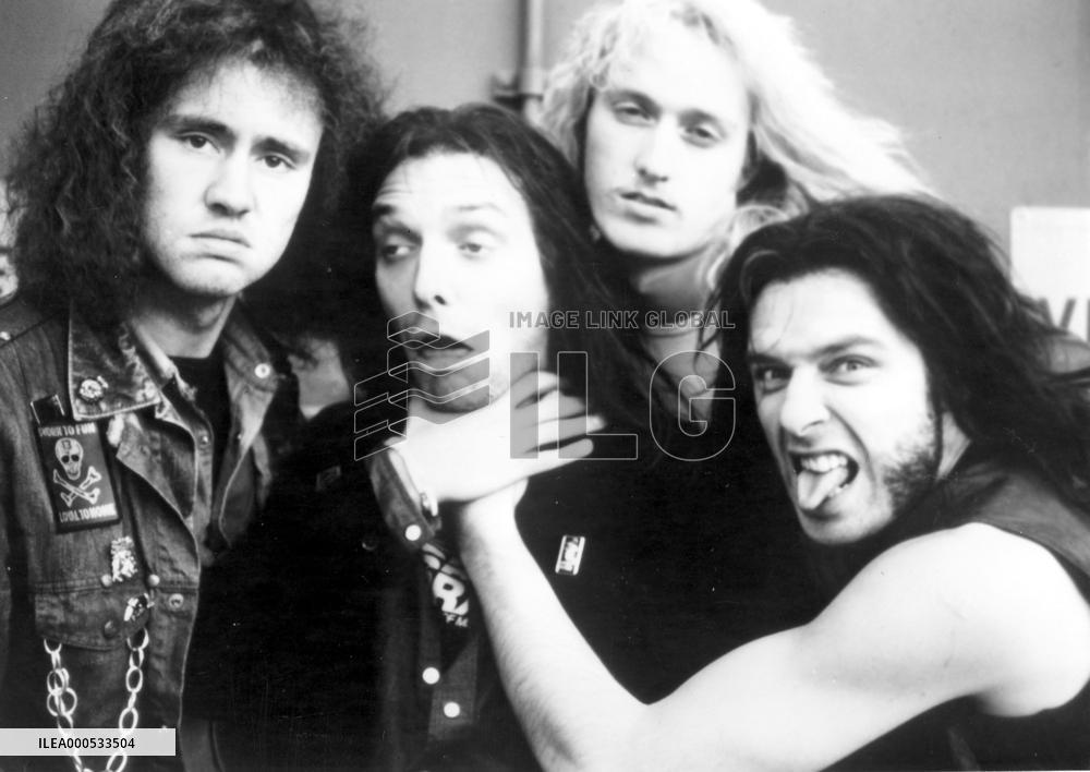 COMIC STRIP PRESENTS...BAD NEWS TOUR