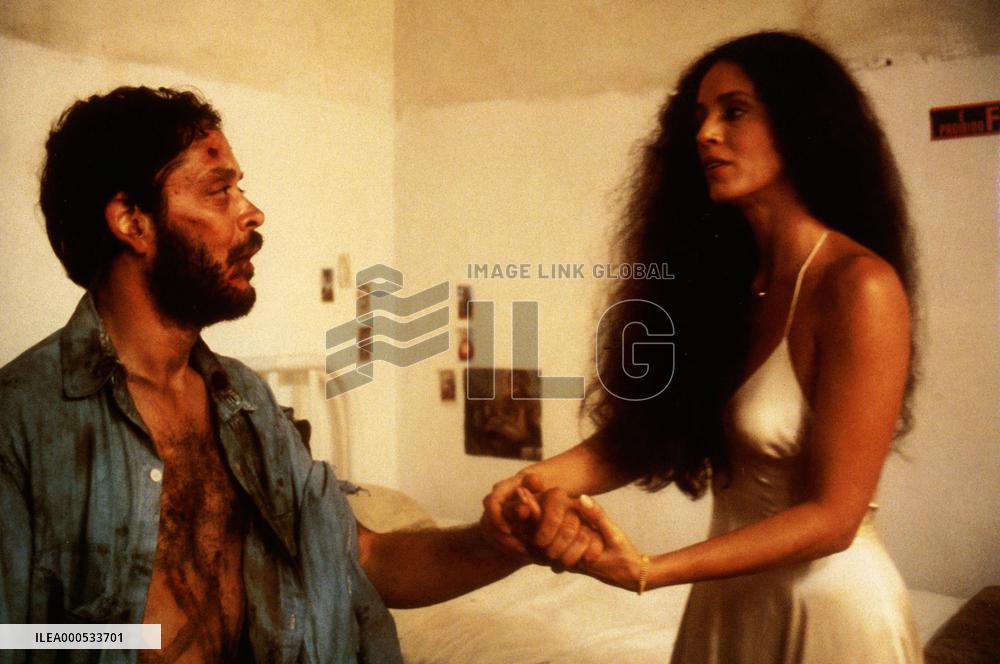 KISS OF THE SPIDERWOMAN