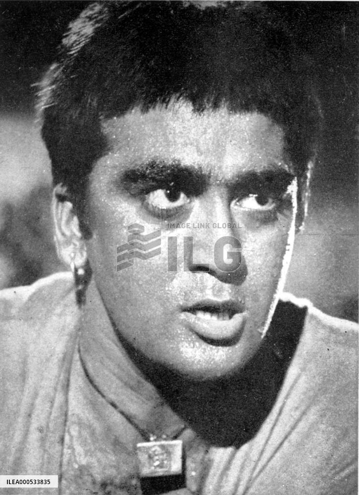 MOTHER INDIA (IND 1957)  SUNIL DUTT