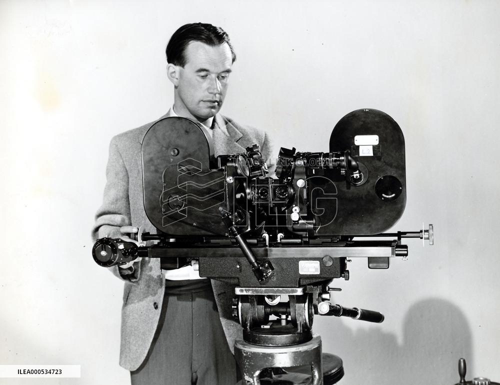 RAYMOND SPOTTISWOODE with the new STEREO-TECHNIQUES' SPACEMA