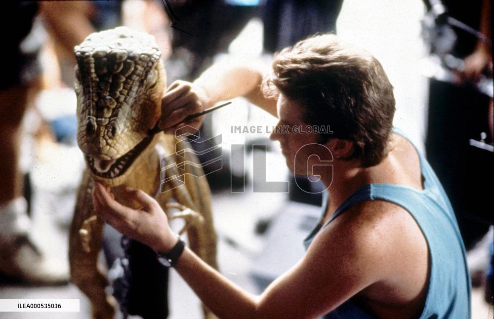 SUPERMARIO BROS (BR/US 1993)  Unidentified technician with a