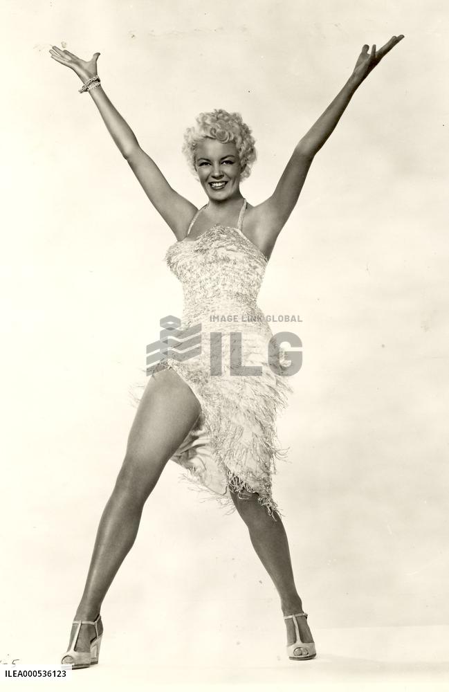 HOW TO BE VERY, VERY POPULAR