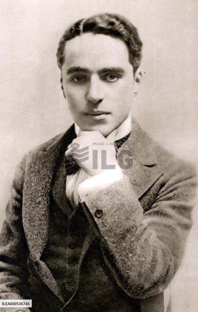 CHARLES CHAPLIN