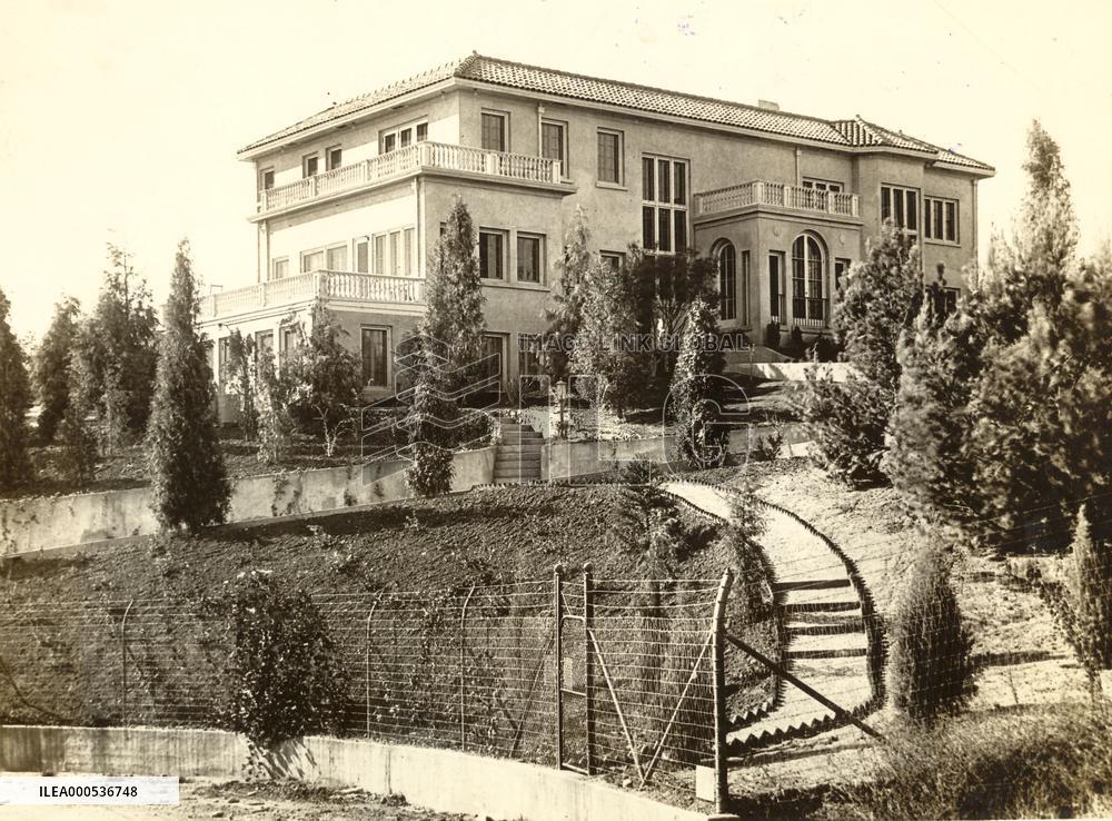 THE HOME IN HOLLYWOOD OF CHARLIE CHAPLIN