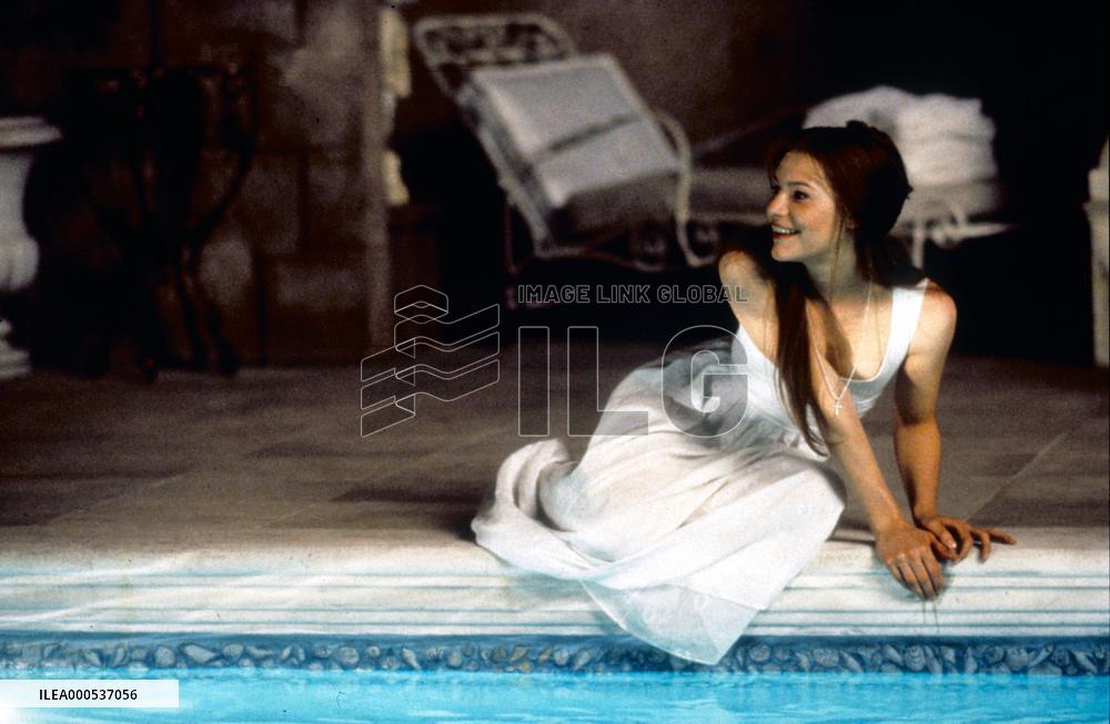 WILLIAM SHAKESPEARE'S ROMEO + JULIET