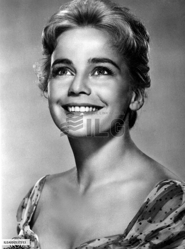 MARIA SCHELL