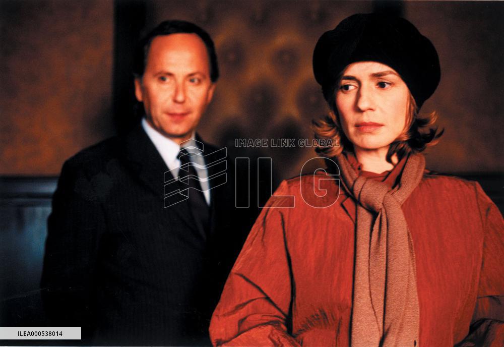 CONFIDENCES TROP INTIMES