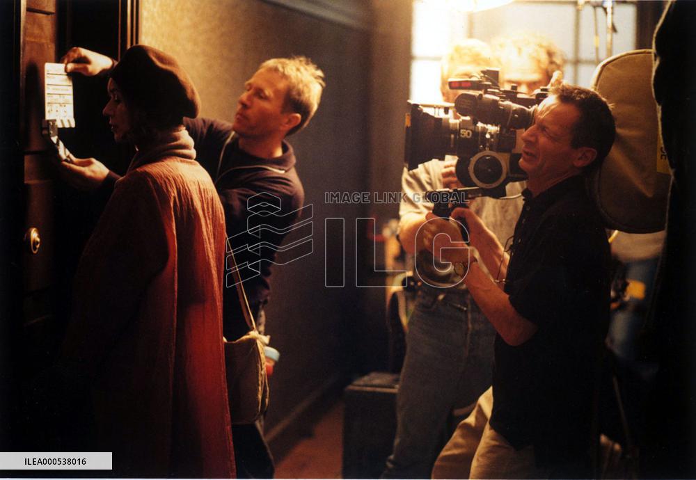 CONFIDENCES TROP INTIMES