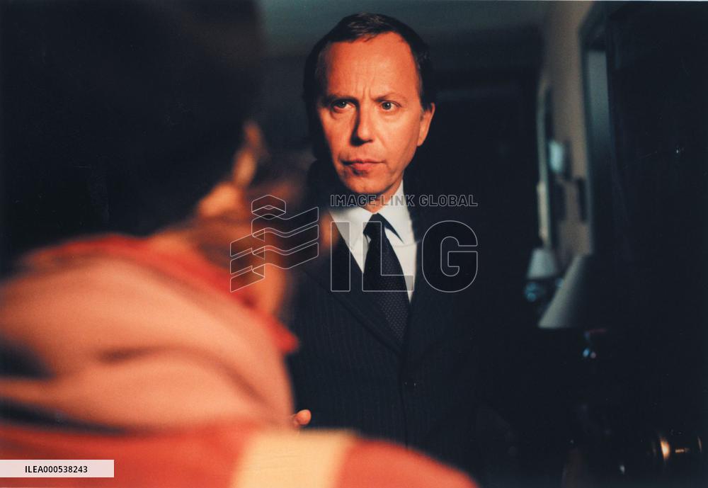 CONFIDENCES TROP INTIMES