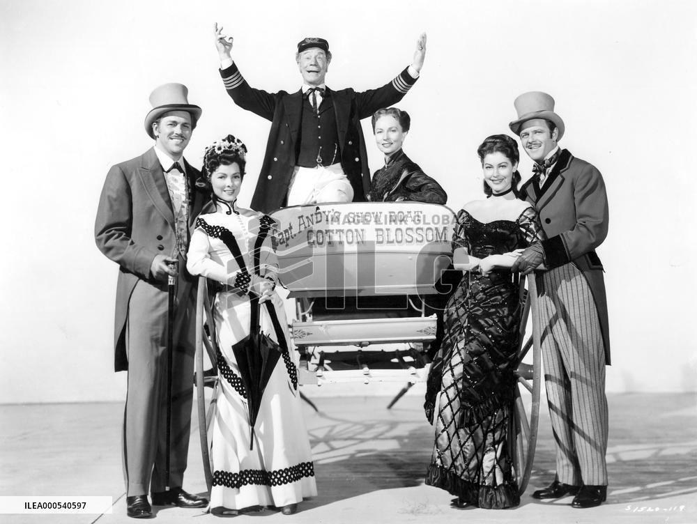 SHOW BOAT