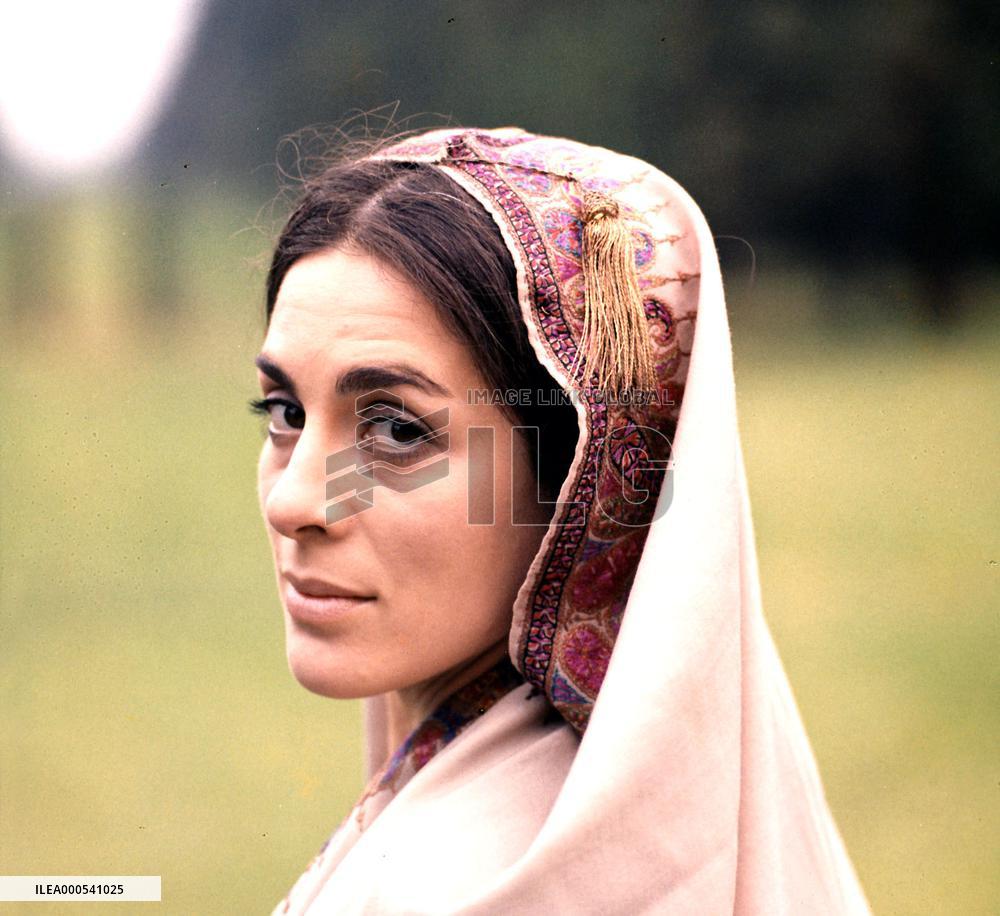 ELEANOR BRON  British actress  ELEANOR BRON  British actress