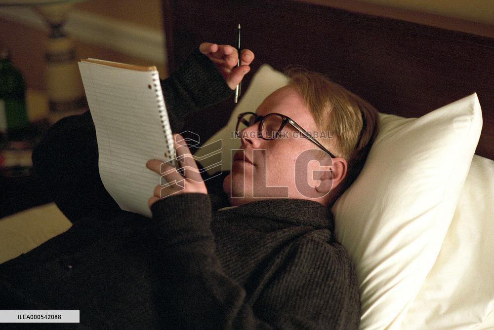 Capote For further information please contact the Sony Pictu