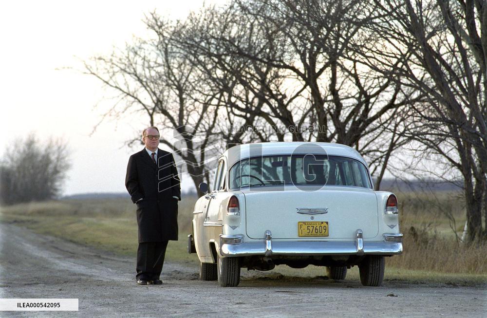 Capote For further information please contact the Sony Pictu