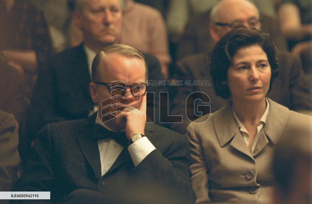 Capote For further information please contact the Sony Pictu
