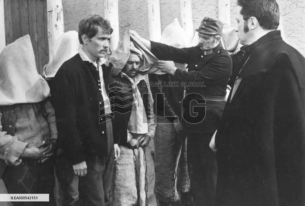 SZEGENYLEGENYEK aka THE ROUND-UP  aka THE HOPELESS ONES