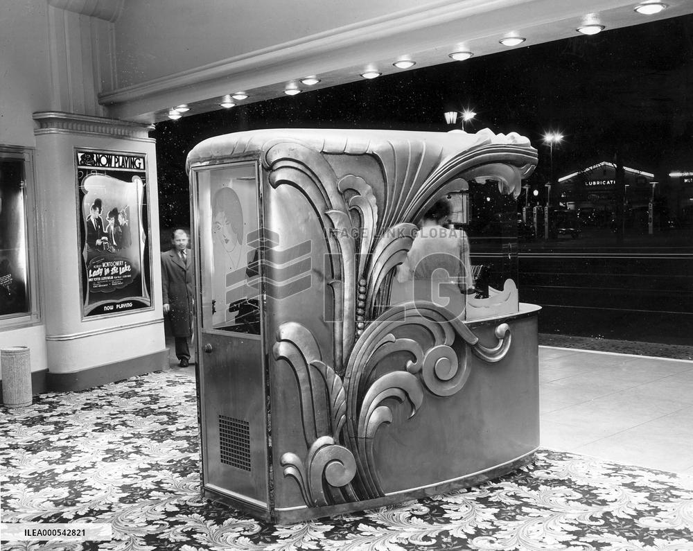 WILSHIRE CINEMA BEVERLY HILLS LOS ANGELES USA 30.1.1947