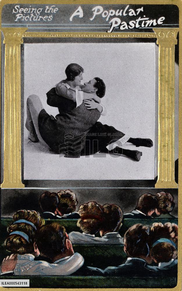 EARLY CINEMA POSTCARD  SEEING THE PICTURES A POPULAR PASTIME