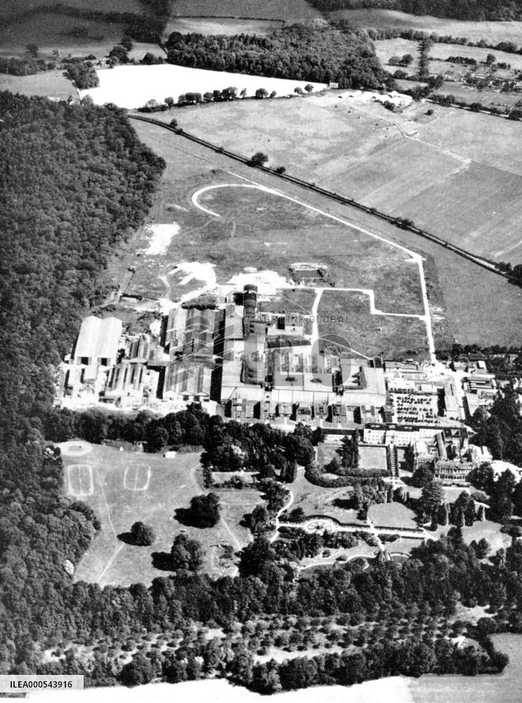 PINEWOOD STUDIOS, IVER, BUCKINGHAMSHIRE late 1950's PINEWOOD