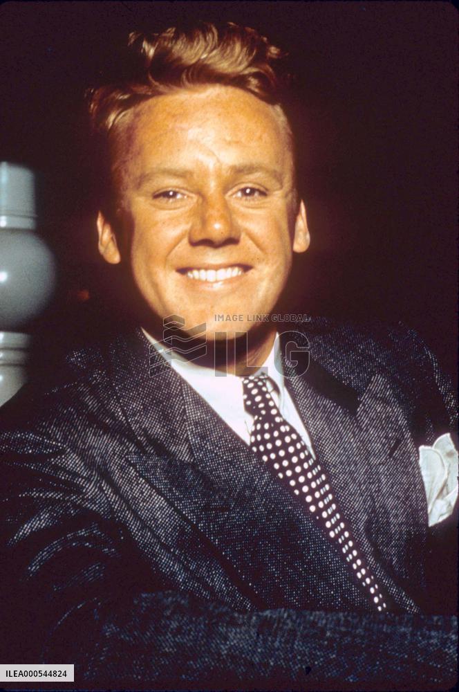 VAN JOHNSON  Actor VAN JOHNSON  Actor