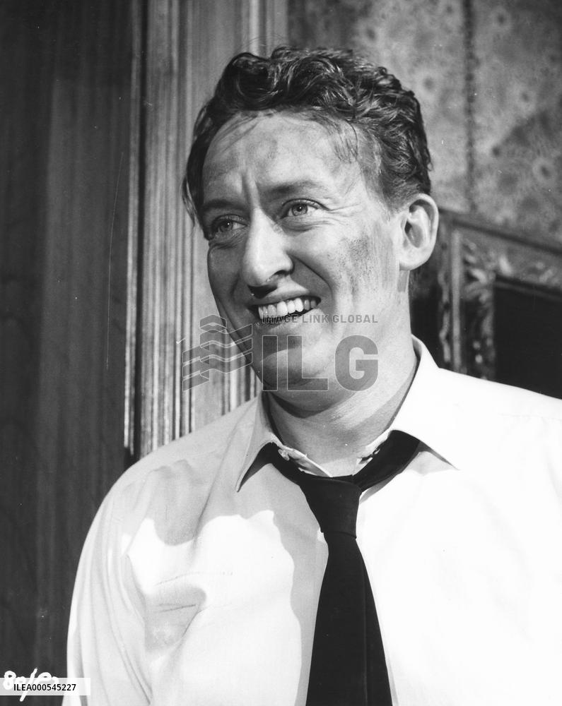 TOM POSTON THE OLD DARK HOUSE