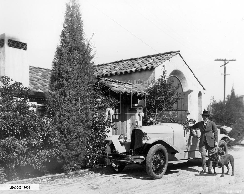 RUDOLPH VALENTINO WITH HIS VOISIN CAR
