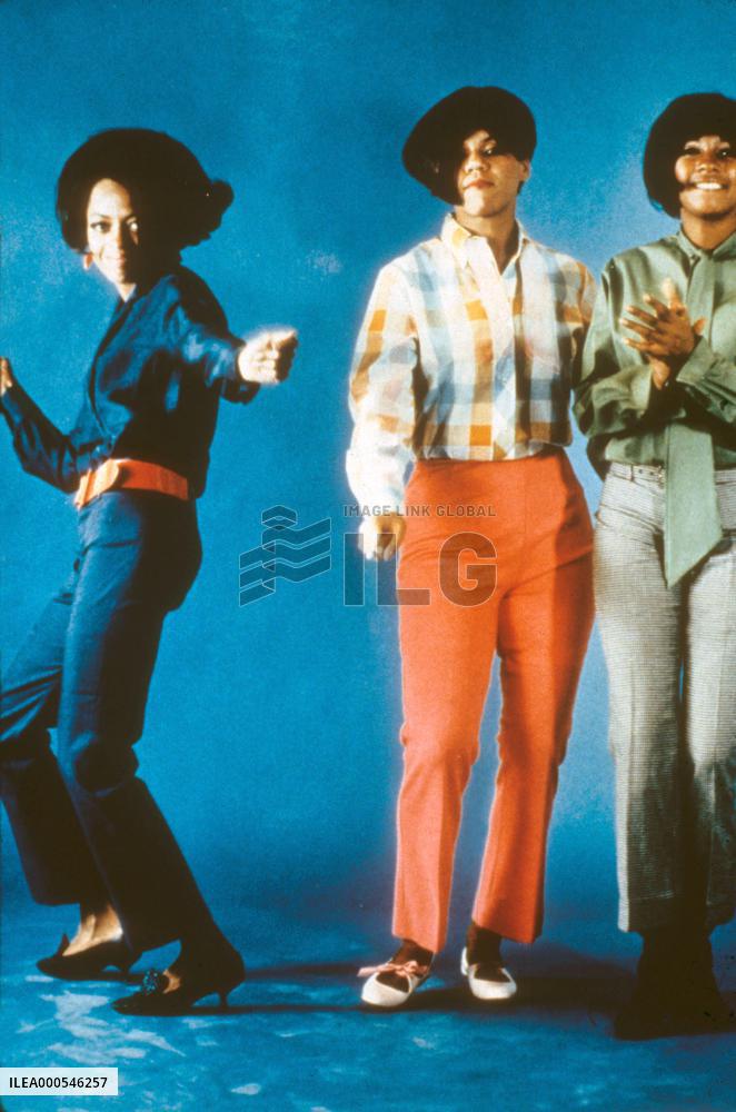 THE SUPREMES  1960s - 1970s Motown all girl band  DIANA ROSS