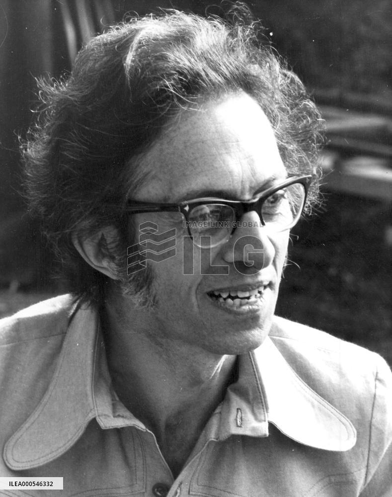 PETER SYKES  Film director