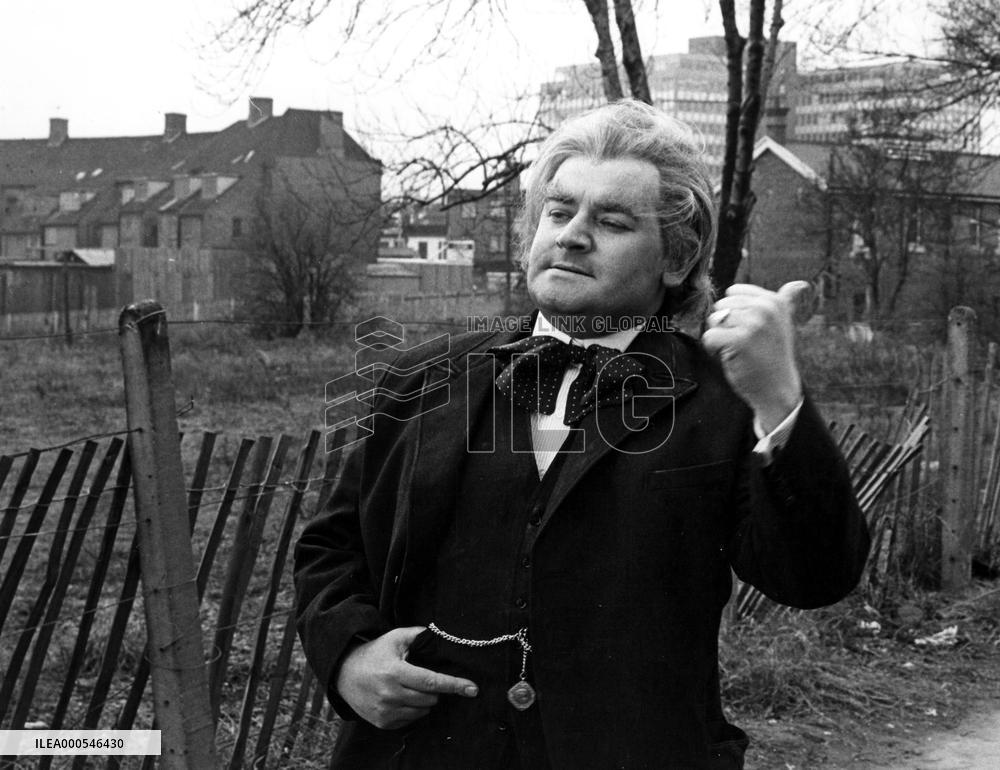 THE RONNIE BARKER PLAYHOUSE: TENNYSON