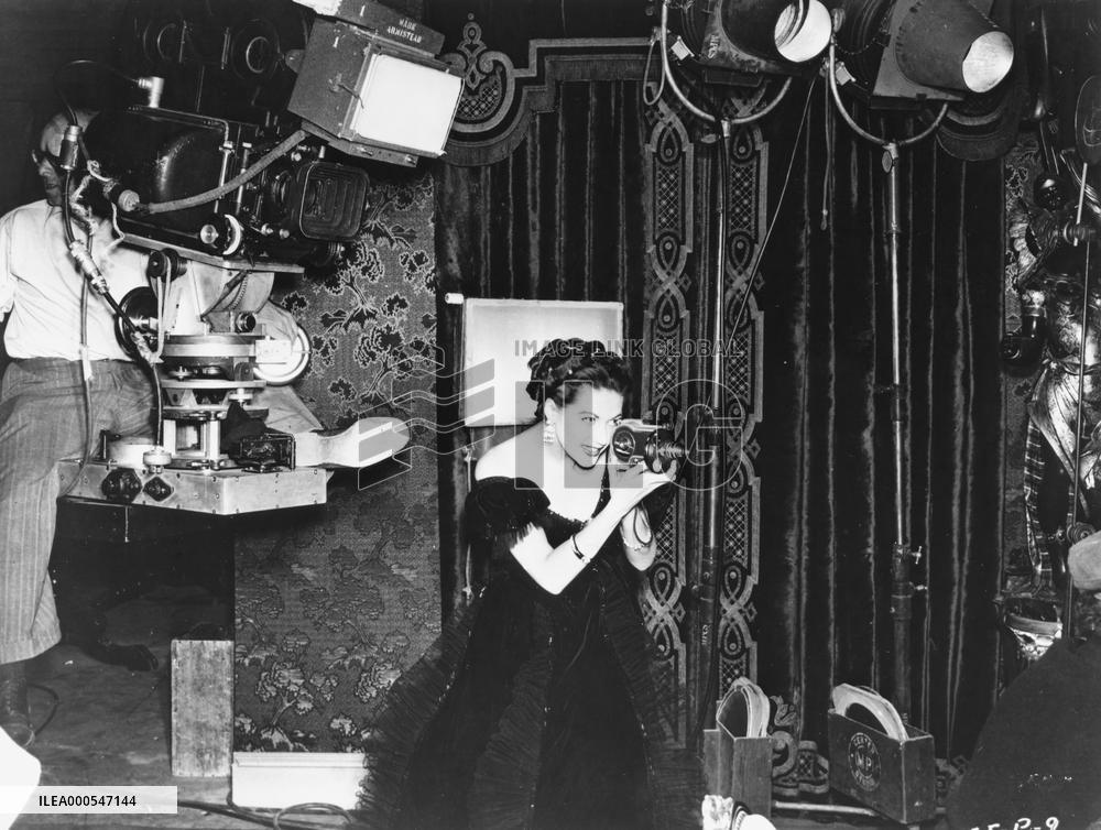 YVONNE DE CARLO on the set of an unidentified film, with her