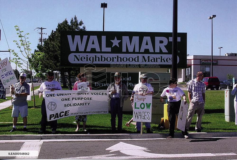 Director: Robert Greenwald WAL-MART: The High Cost Of Low Pr