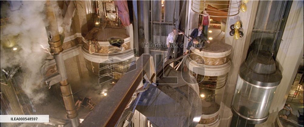 A scene from Warner Bros. Pictures' and Virtual Studios' act