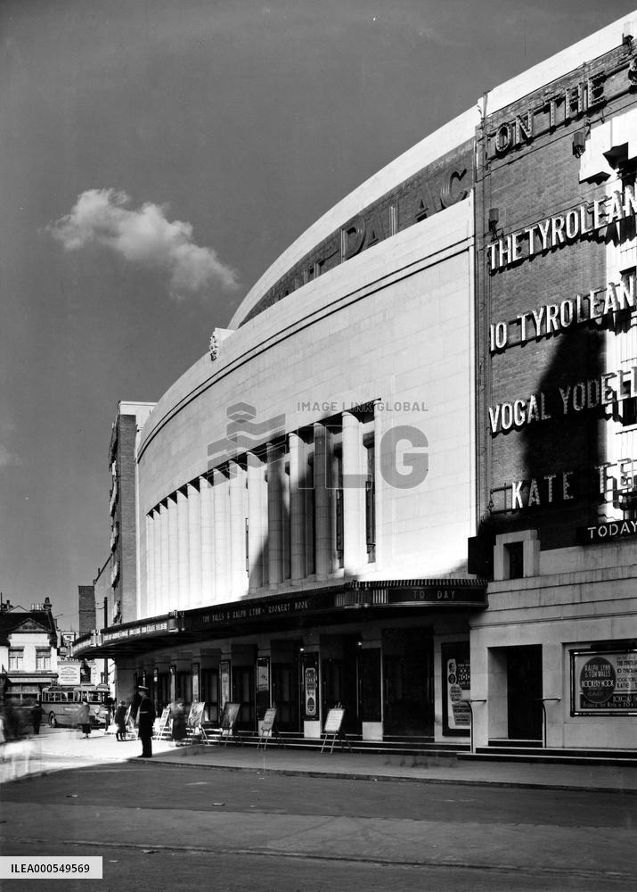 GAUMONT CINEMA, HAMMERSMITH, LONDON   GAUMONT CINEMA, HAMMER