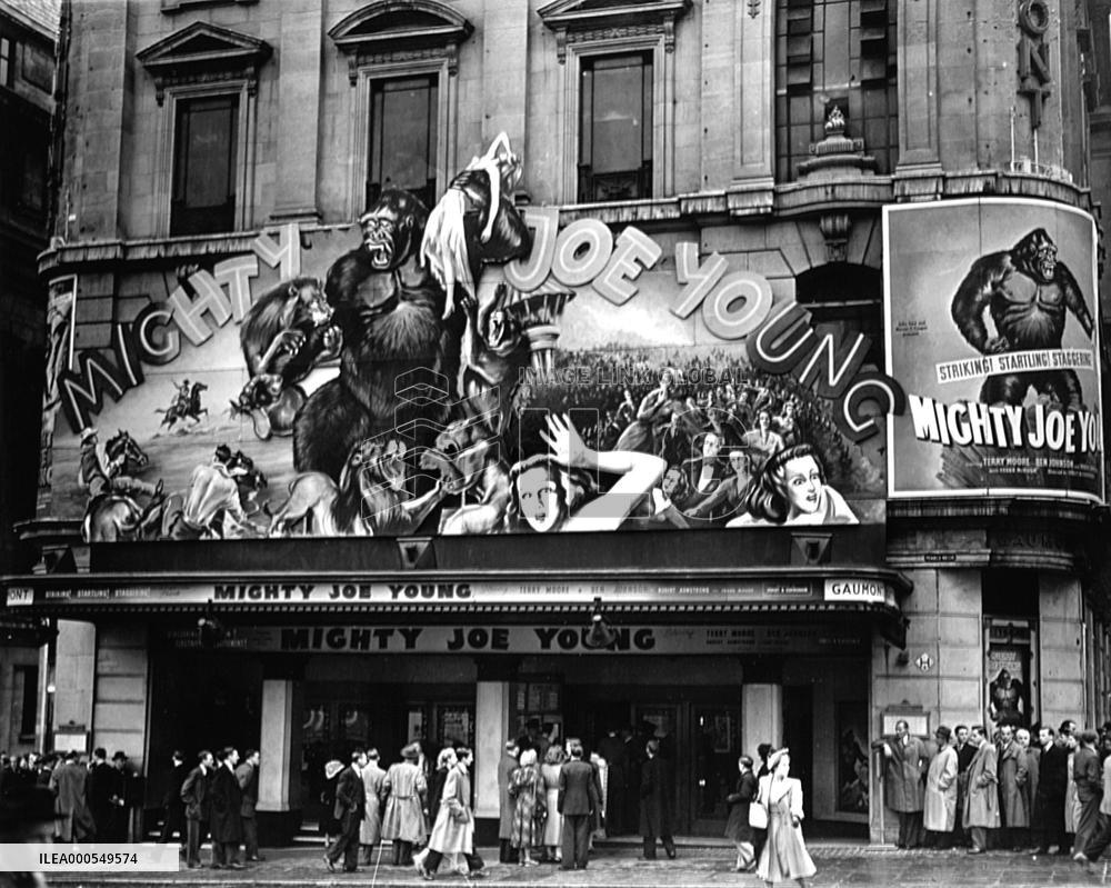 PAVILLION CINEMA, MARBLE ARCH, LONDON     PAVILLION CINEMA,