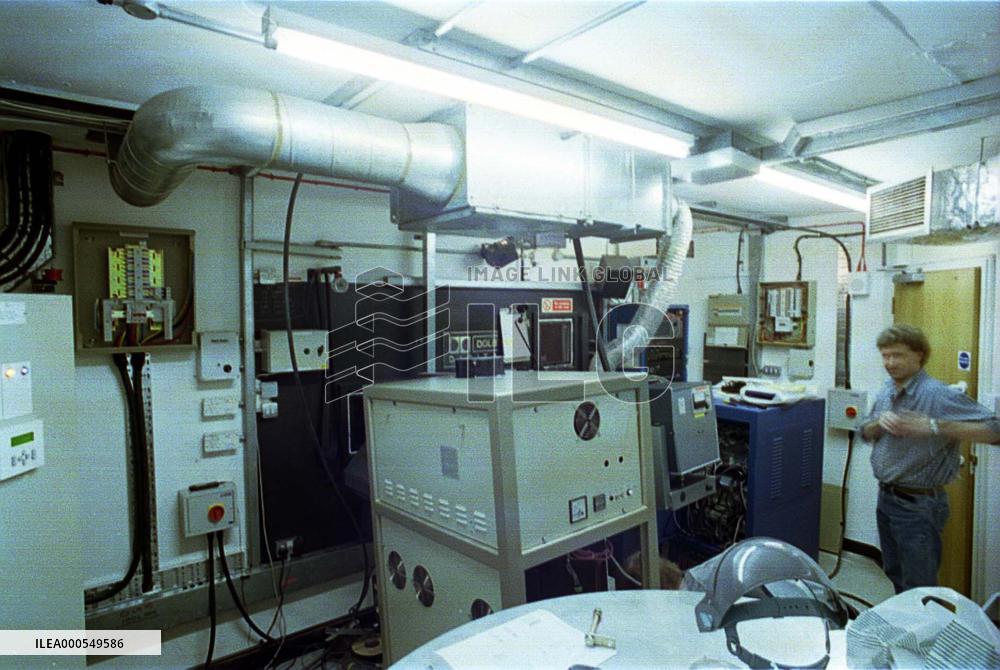 RITZT CINEMA BRIXTON  INSTALLATION OF THE DIGITAL PROJECTOR