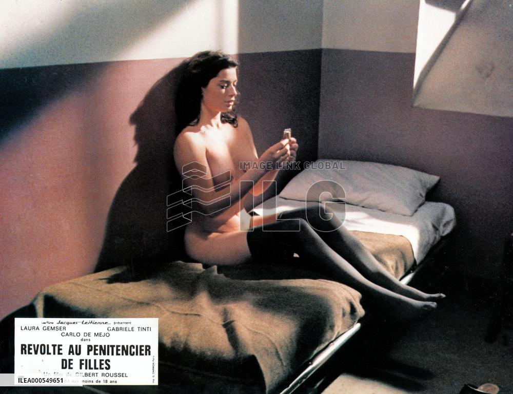 EMANUELLE FUGA DALL'INFERNO