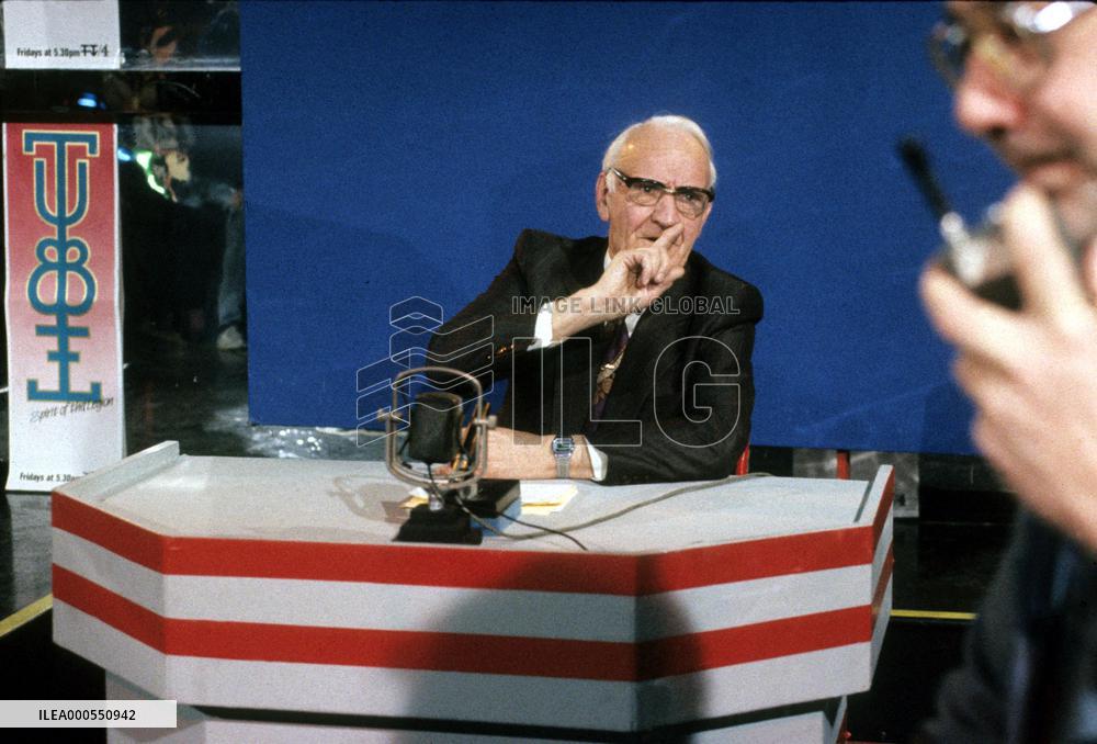 STANLEY UNWIN STANLEY UNWIN