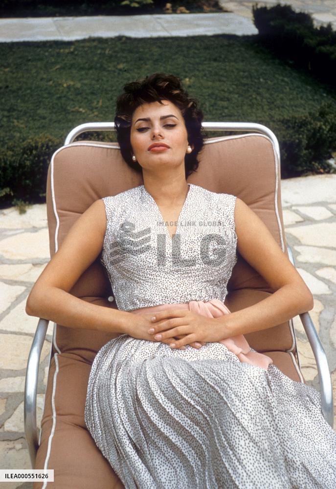 SOPHIA LOREN
