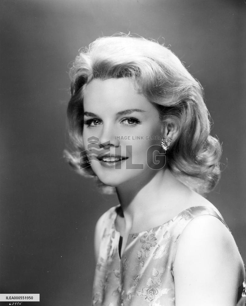 CARROLL BAKER   American actress